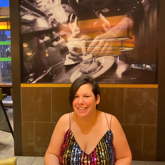 Meet your Posher, Ashley - Picture 2 of 2